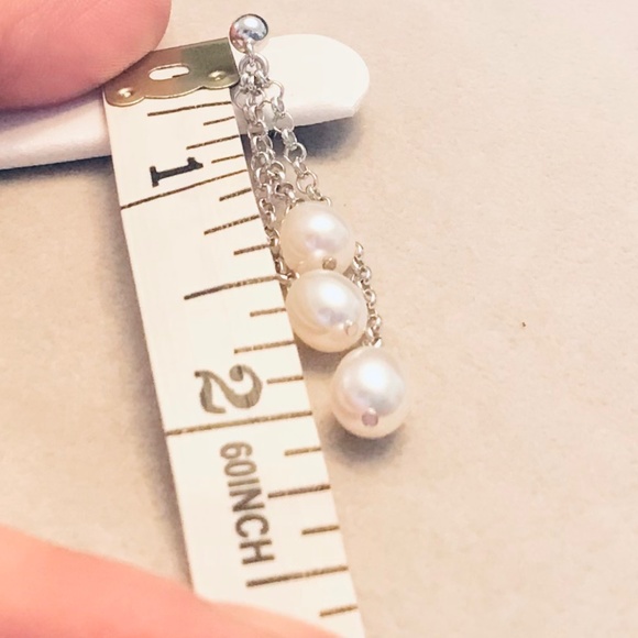 Roz Kwan Sterling Silver Freshwater Pearl Dangle Earrings - Picture 6 of 9